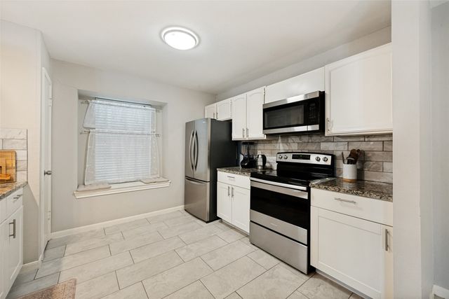 6400 Betsy Ross Drive, Arlington, TX 76002