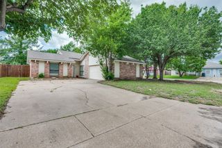 6400 Betsy Ross Drive, Arlington, TX 76002