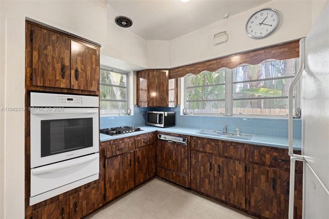 4601 Royal Palm Ave, Miami Beach, FL 33140