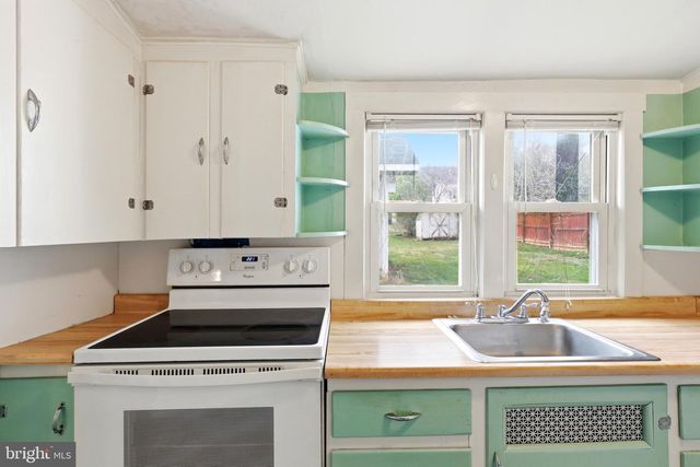 715 CHARLES STREET, Romney, WV 26757