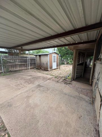 220 N Poe Street, San Angelo, TX 76903