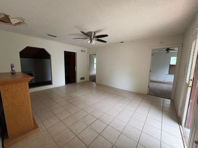 220 N Poe Street, San Angelo, TX 76903