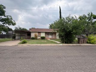 220 N Poe Street, San Angelo, TX 76903