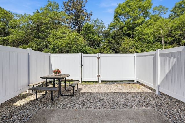 66 Pine Valley Dr 66 aka 27A, Falmouth, MA 02540
