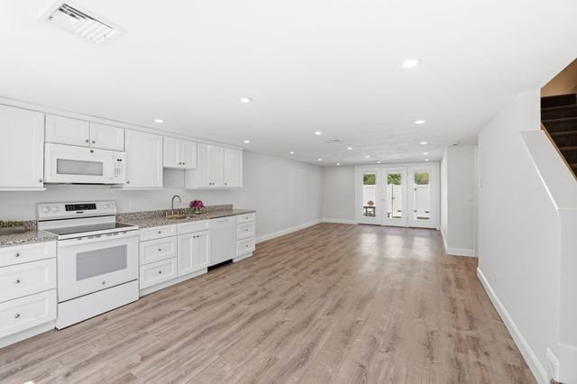 66 Pine Valley Dr 66 aka 27A, Falmouth, MA 02540