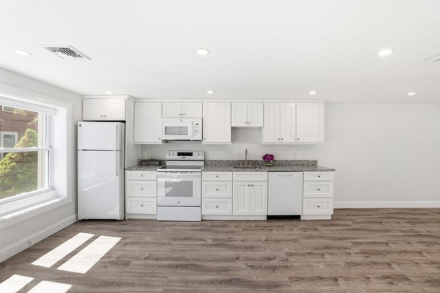 66 Pine Valley Dr 66 aka 27A, Falmouth, MA 02540