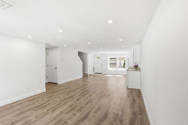 66 Pine Valley Dr 66 aka 27A, Falmouth, MA 02540
