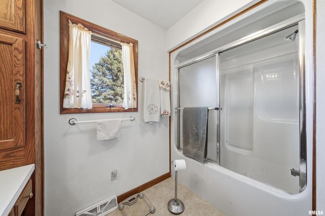 23632 SPRING CREEK Road, Washington, IL 61571