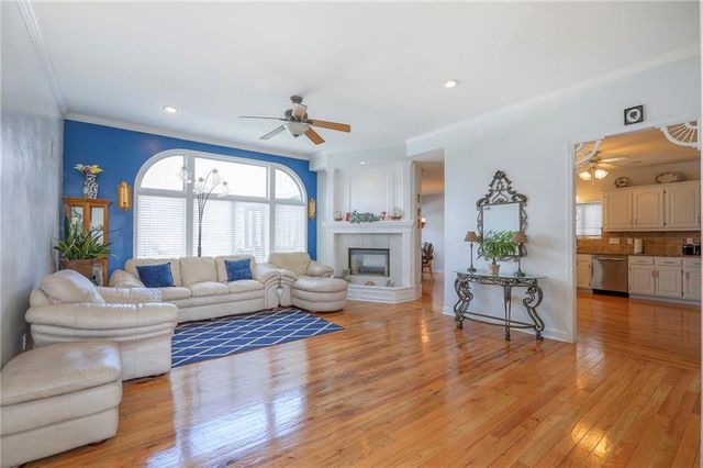 604 Oak Drive, Raymore, MO 64083