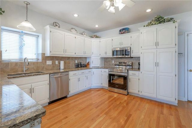 604 Oak Drive, Raymore, MO 64083