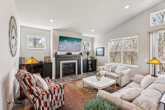 1158 Gracing Oaks Lane, Sun Prairie, WI 53590