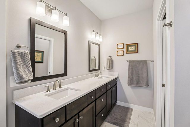 1158 Gracing Oaks Lane, Sun Prairie, WI 53590