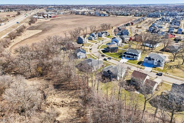 1158 Gracing Oaks Lane, Sun Prairie, WI 53590