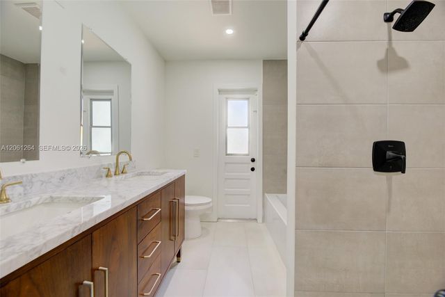 9939 NW 19th Street, Coral Springs, FL 33071