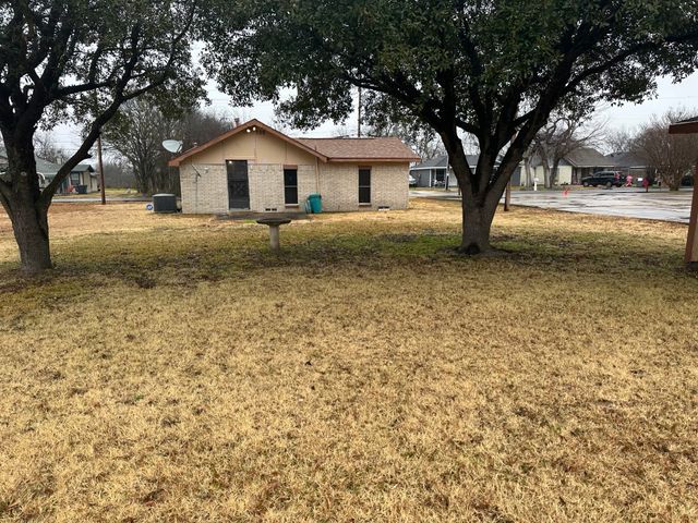 402 Dixon Street, Terrell, TX 75160