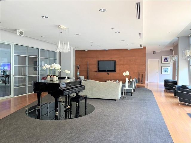 711 Cosmopolitan NE Drive 711, Atlanta, GA 30324