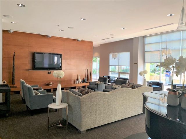 711 Cosmopolitan NE Drive 711, Atlanta, GA 30324