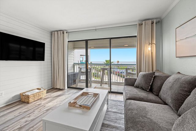 6102 Seawall Boulevard 380, Galveston, TX 77551