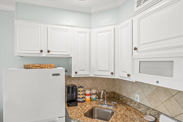 6102 Seawall Boulevard 380, Galveston, TX 77551