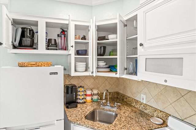 6102 Seawall Boulevard 380, Galveston, TX 77551