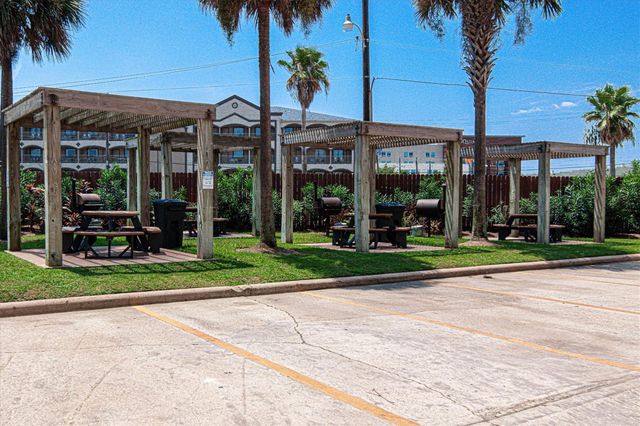 6102 Seawall Boulevard 380, Galveston, TX 77551