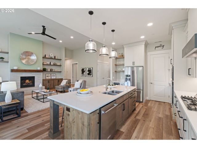 1825 Nw TANNER Ct, Camas, WA 98607