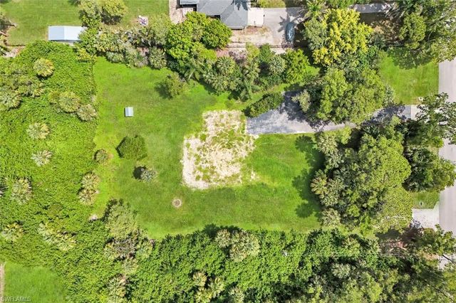 1481 19th ST SW, Naples, FL 34117