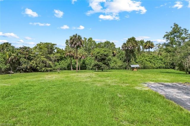 1481 19th ST SW, Naples, FL 34117