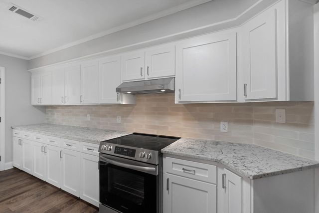 10 Poplar Dr., Hattiesburg, MS 39402