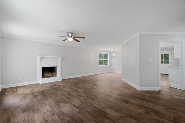 10 Poplar Dr., Hattiesburg, MS 39402