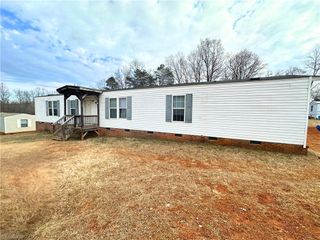 190 James Road, Advance, NC 27006