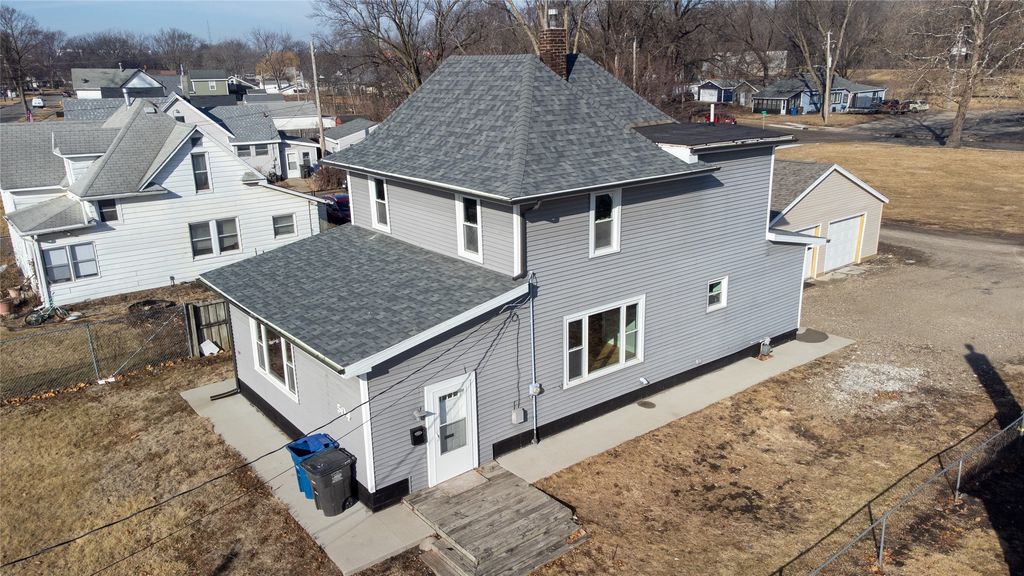 504 E Jackson Avenue, Des Moines, IA 50315