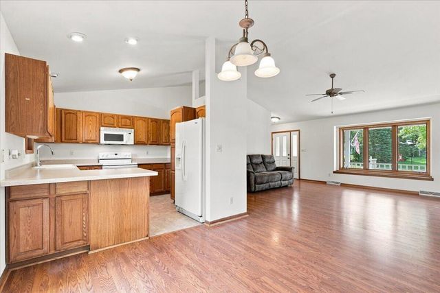 300 Martin DRIVE, Fredonia, WI 53021