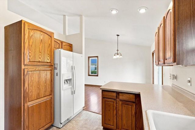300 Martin DRIVE, Fredonia, WI 53021