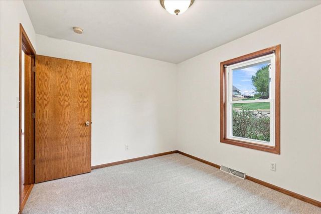 300 Martin DRIVE, Fredonia, WI 53021