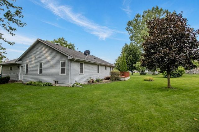 300 Martin DRIVE, Fredonia, WI 53021