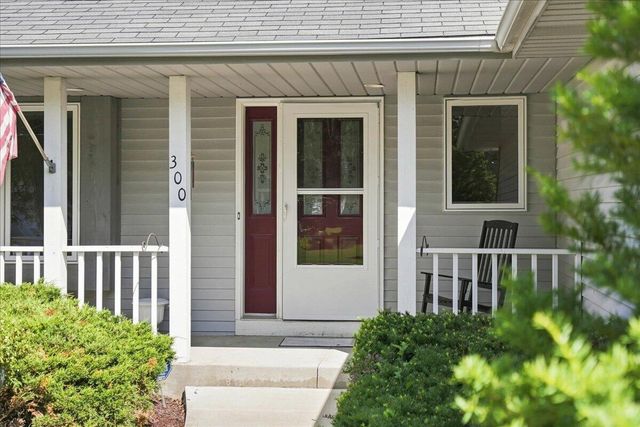 300 Martin DRIVE, Fredonia, WI 53021