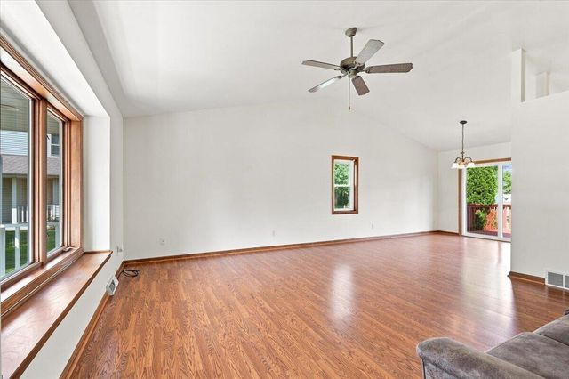 300 Martin DRIVE, Fredonia, WI 53021
