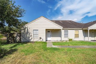 7252 The Mansions Dr M-4, Corpus Christi, TX 78414