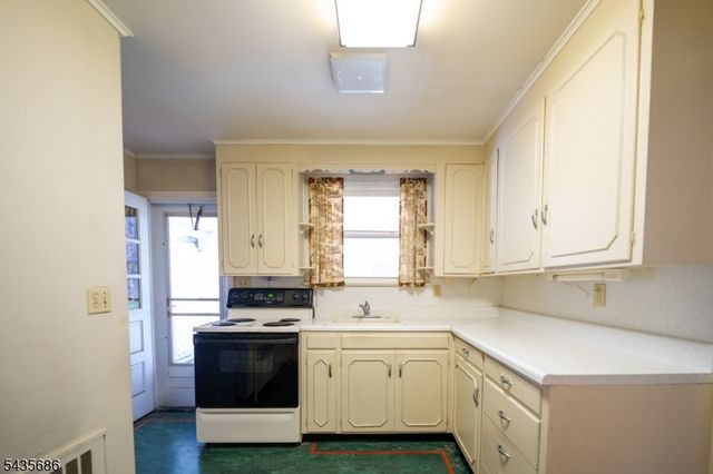 133 Frost Ave, Phillipsburg Town, NJ 08865