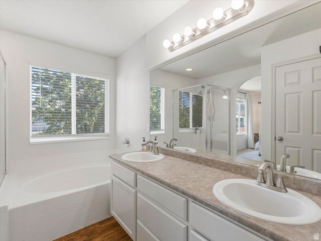 991 W OLDHAM DR, North Salt Lake, UT 84054