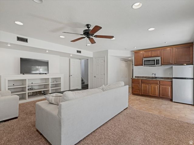 991 W OLDHAM DR, North Salt Lake, UT 84054