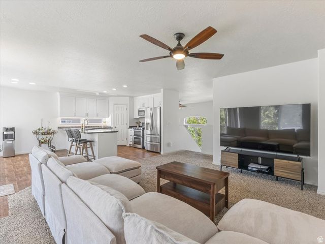 991 W OLDHAM DR, North Salt Lake, UT 84054