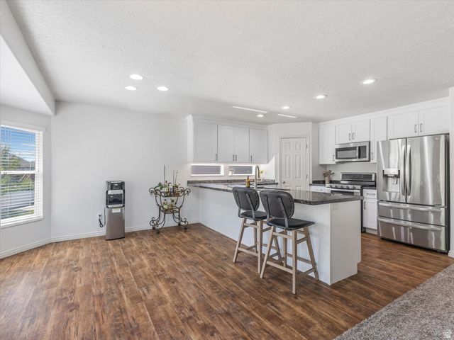 991 W OLDHAM DR, North Salt Lake, UT 84054