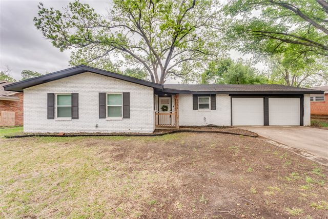 2012 Bradford Drive, Arlington, TX 76010
