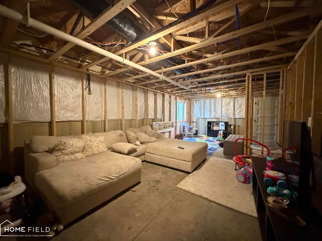 691 Woodvalley Drive, Corunna, MI 48817