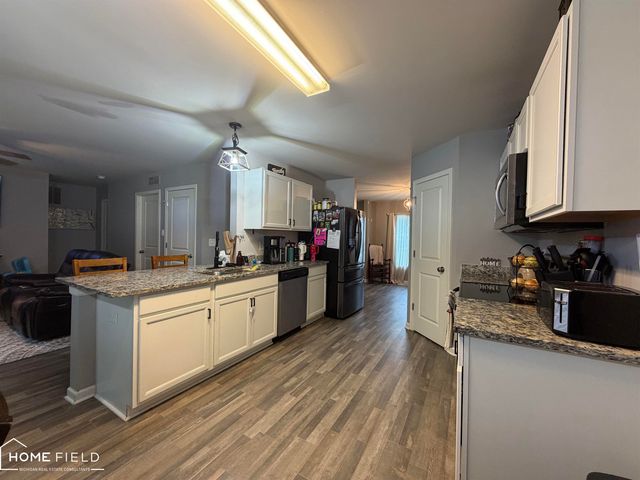 691 Woodvalley Drive, Corunna, MI 48817