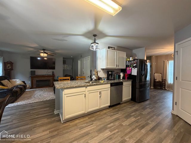 691 Woodvalley Drive, Corunna, MI 48817