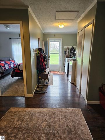5557 E Pleasant Valley Road, Shepherd, MI 48883