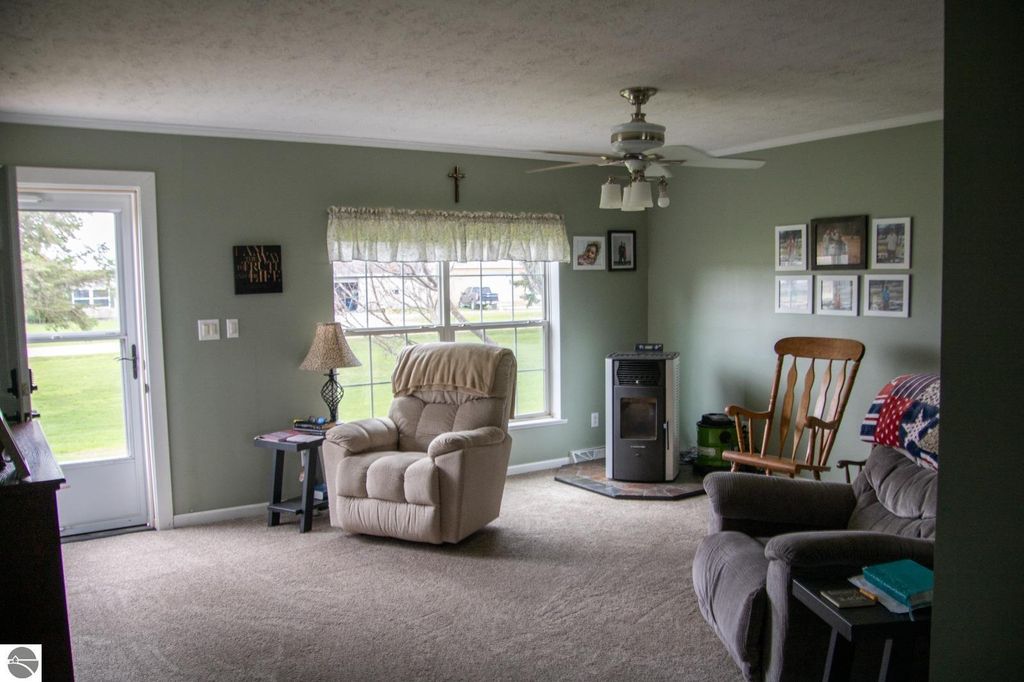 Image 15 of property listing at 5557 E Pleasant Valley Road, Shepherd, MI 48883